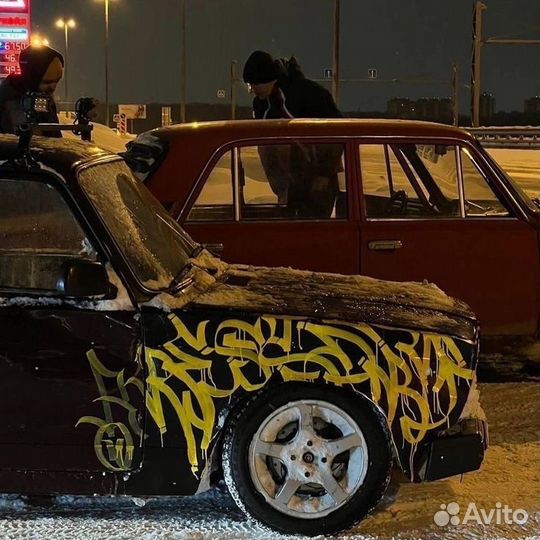 Художник граффити