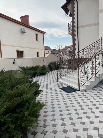 Дом 360 м² на участке 6 сот.