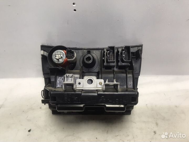 Консоль подогрева сидений/пепельница Mazda 3 BK