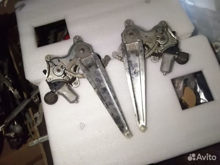 Стеклоподъемник задний Toyota LC Prado 120 RX300