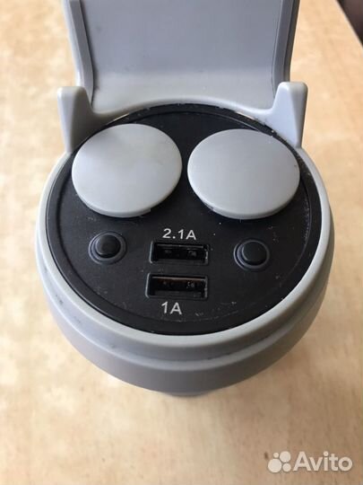 Автомобильное зарядное устройство