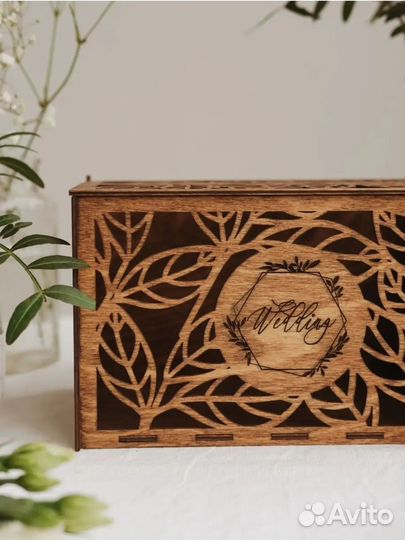 Свадебный сундук (казна) для денег