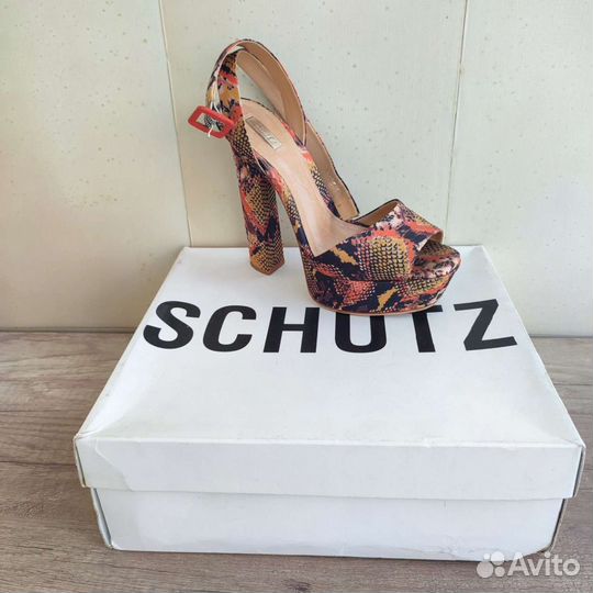 Босоножки Schutz женские 39 размер