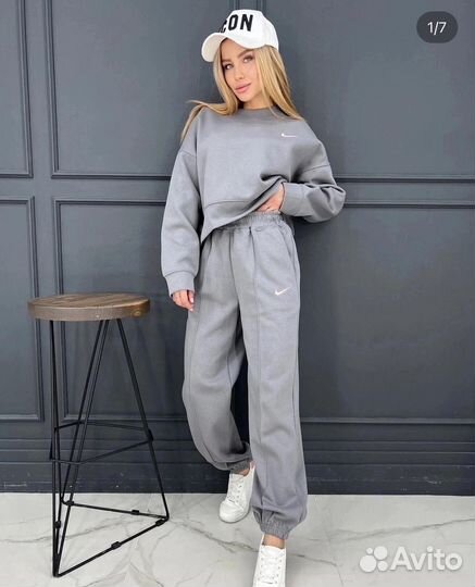 Спортивный комтюм женский