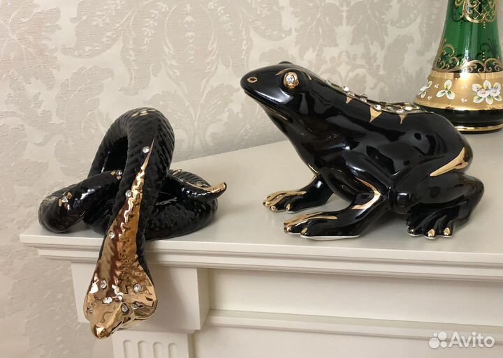 Фарфоровые статуэтки змея, лягушка Lefard