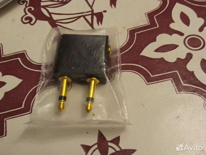 Адаптер для подключения гарнитуры