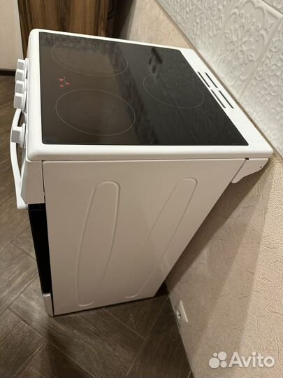 Электрическая плита с духовкой Beko б/у