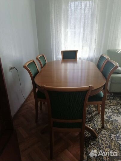 Стол и стулья