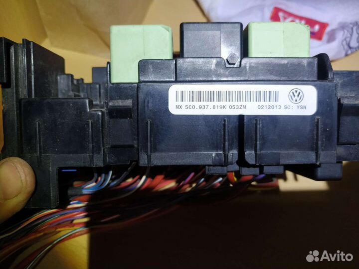 Блок предохранителей volkswagen Jetta 6