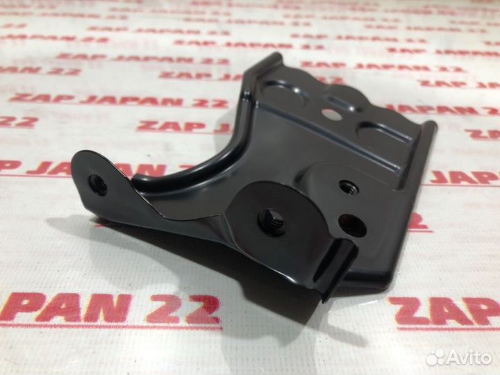 Крепление крыла переднее левое Toyota Land Cruiser