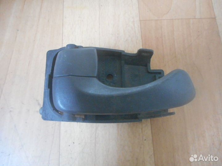 Ручка двери внутренняя левая Daewoo Nubira J100 (1