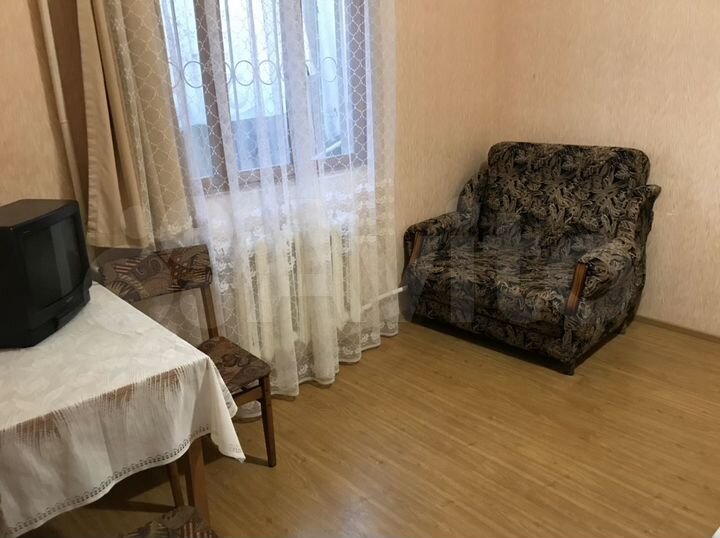 Комната 18 м² в 1-к., 1/2 эт.