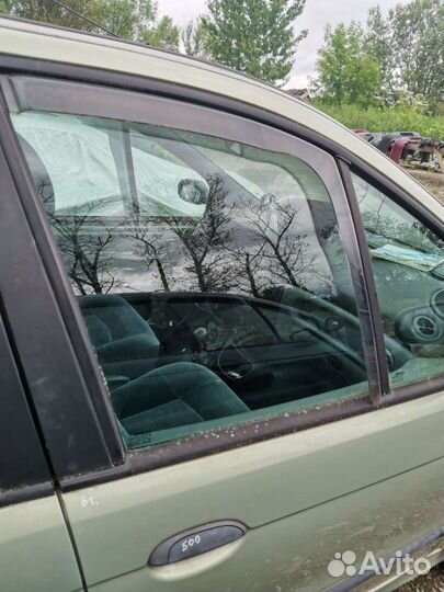 Стекло переднее правое renault scenic 1