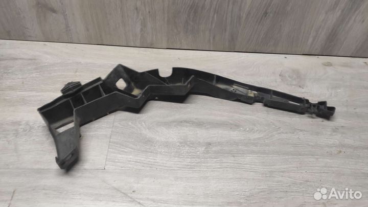 Направляющая переднего бампера пассат б5 левая