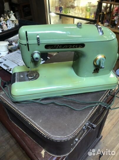 Швейная машинка Волга 1950 года