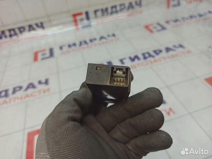 Кнопка противотуманки Toyota Land Cruiser (J100) 84165-60040