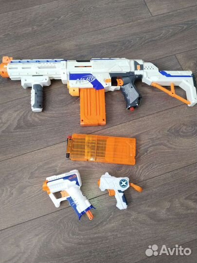 Nerf бластер. Комплект из 3-х игрушек