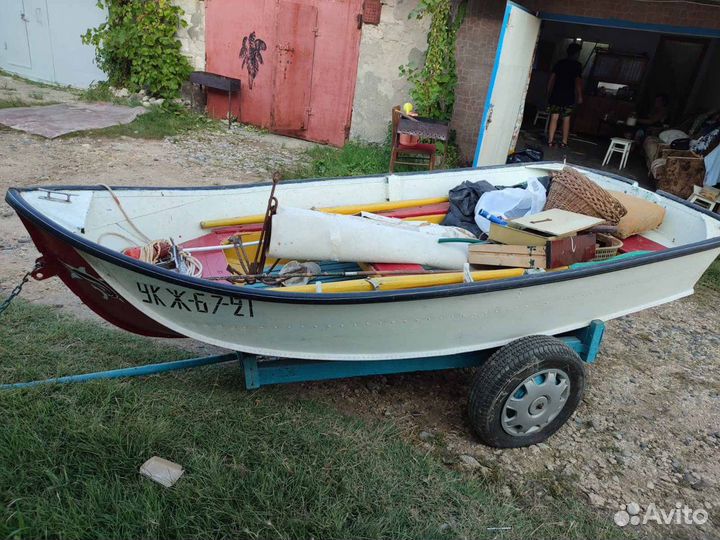 Лодка моторная