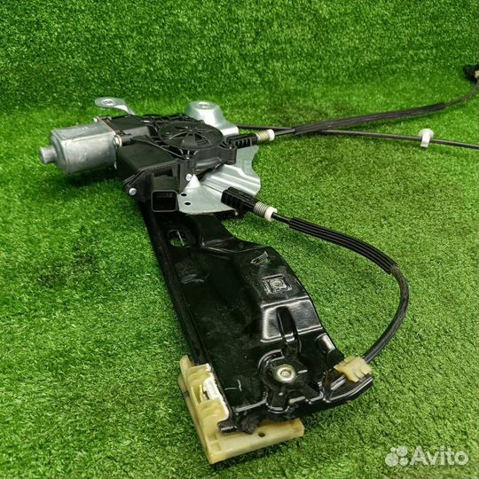 Стеклоподъемник передний правый Opel Astra J GTC