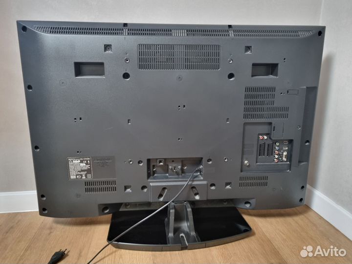 Телевизор б/у в рабочем состоянии без дефектов