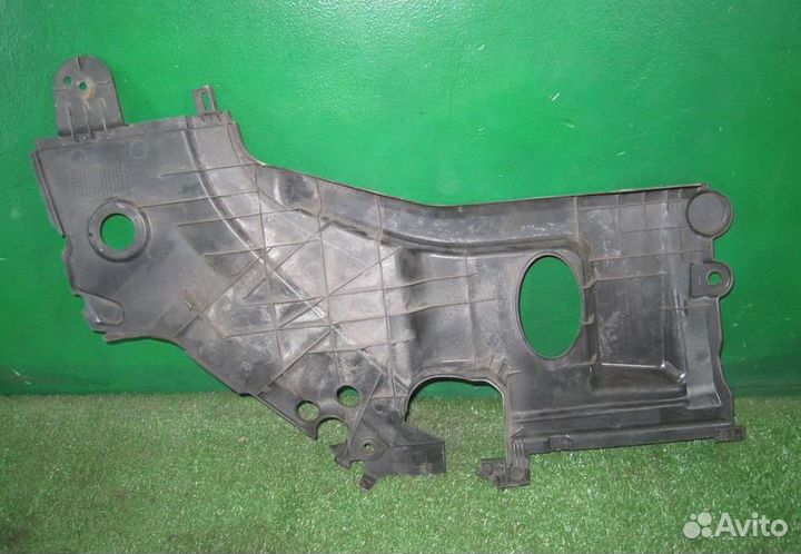 Накладка замка капота Toyota Avensis T25 2003