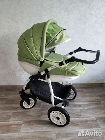 Коляска 2 в 1 Retrus Futuro Lux