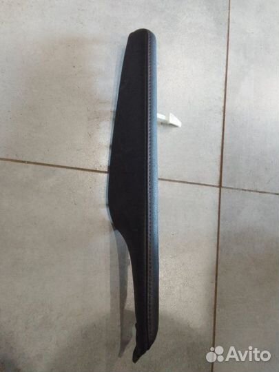 Накладка обшивки двери передняя правая Toyota