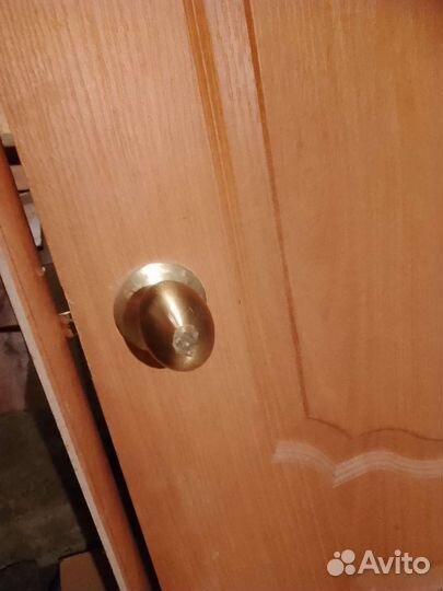 Дверь с коробкой 70 бу