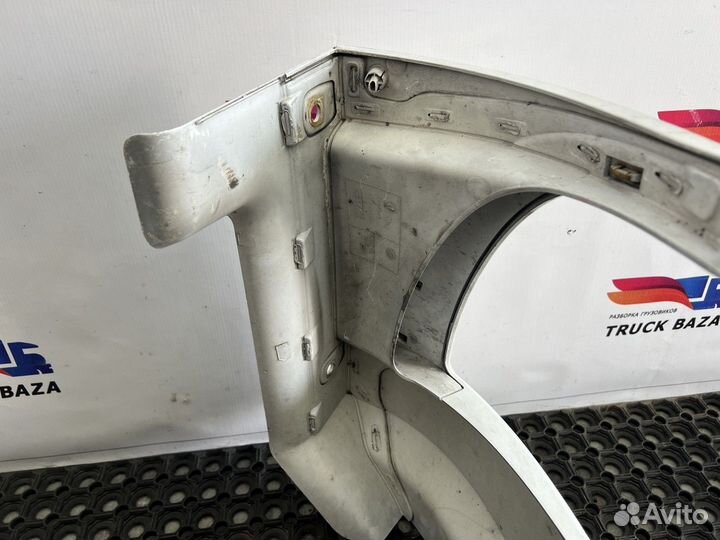 Облицовка фары правой Daf XF106