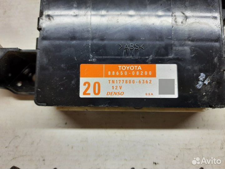 Блок управления климат-контролем Toyota Sienna A30