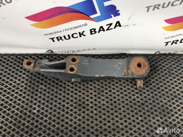 Кронштейн двигателя передний левый