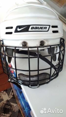 Хоккейный шлем
