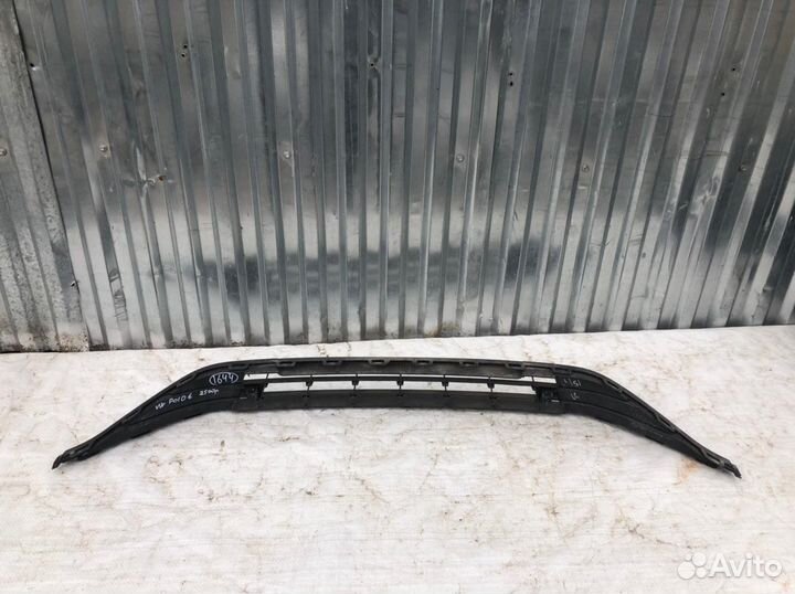 Volkswagen Polo 20- Решетка в бампер 1644