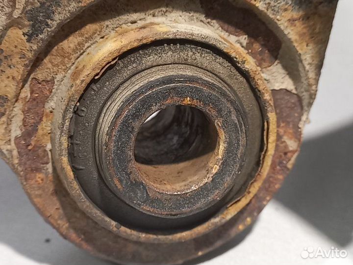 Кулак (цапфа) задний правый Kia Ceed универсал