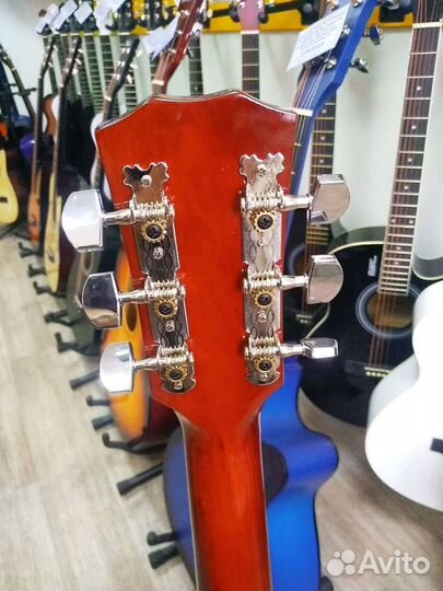 Гитара с рисунком