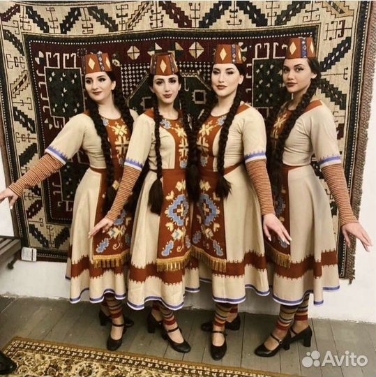 Армянский танцевадьный ансамбль/Harsi par/Берд