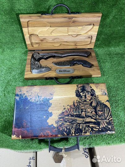 Топор и нож