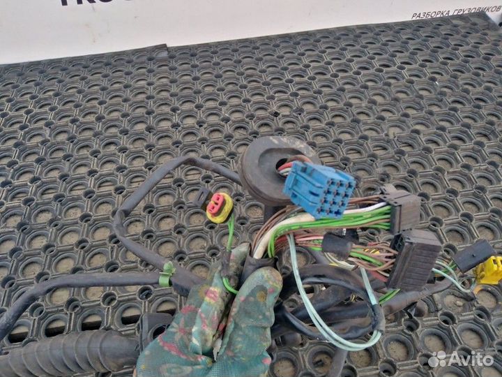 Проводка двери правой Iveco Stralis