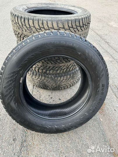 Nokian Tyres Hakkapeliitta 9 SUV 255/60 R18