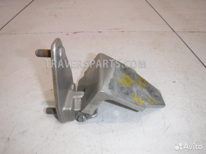 Петля двери передней правой верхняя