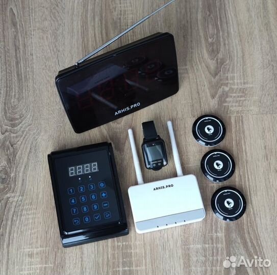 Кнопка вызова официанта, пейджер-часы, табло, пуль