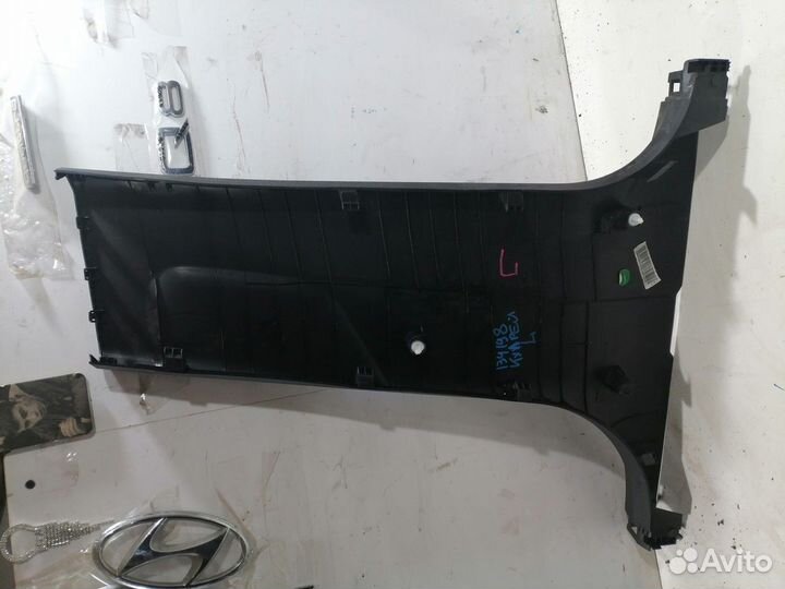 Обшивка центральной стойки правая нижняя