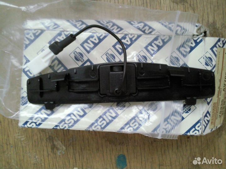 Микрофон телефона в салоне Nissan Primera P12