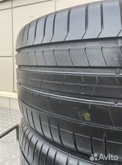 Pirelli P Zero PZ4 315/35 R21