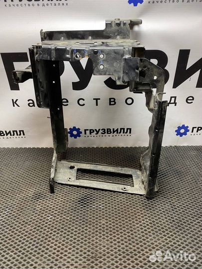 Корпус подножки правый Renault T 84539334