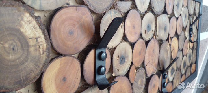 Вешалка из спилов