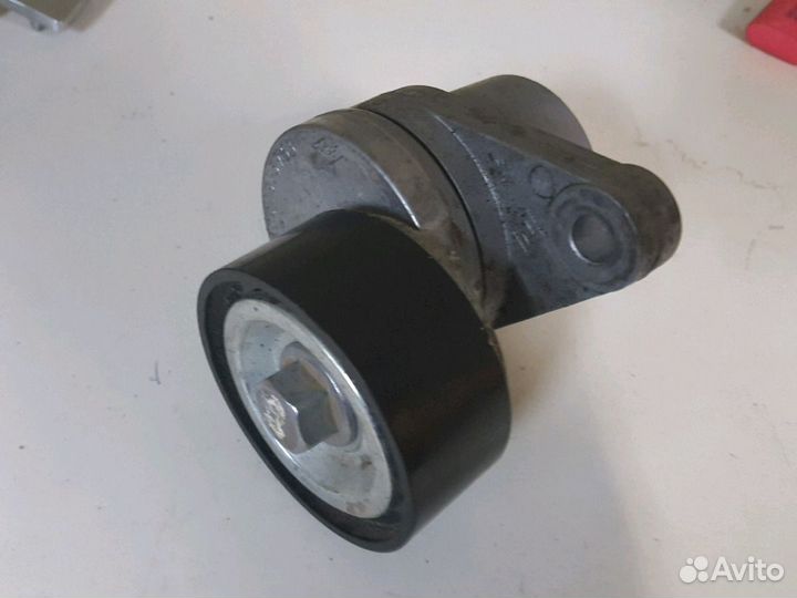 Натяжитель генератора Лада Ларгус