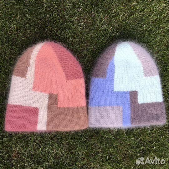 Вязаные шапки с оригинальным узором