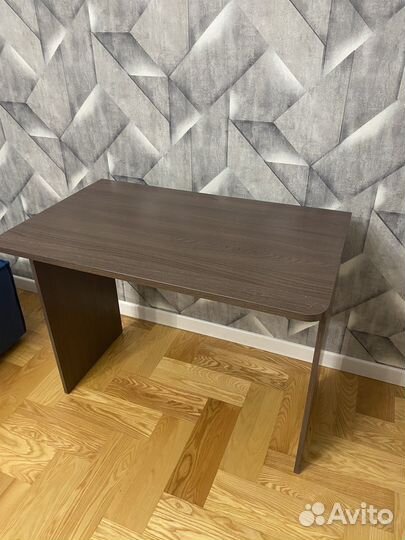 Детский письменный стол