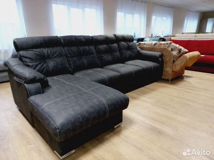 Диван угловой кожаный